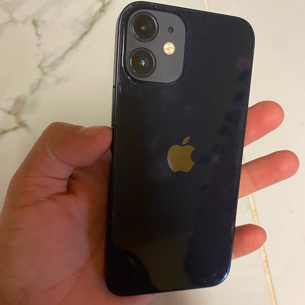 iPhone 12 mini 64gb, has always had screen protector and case at all